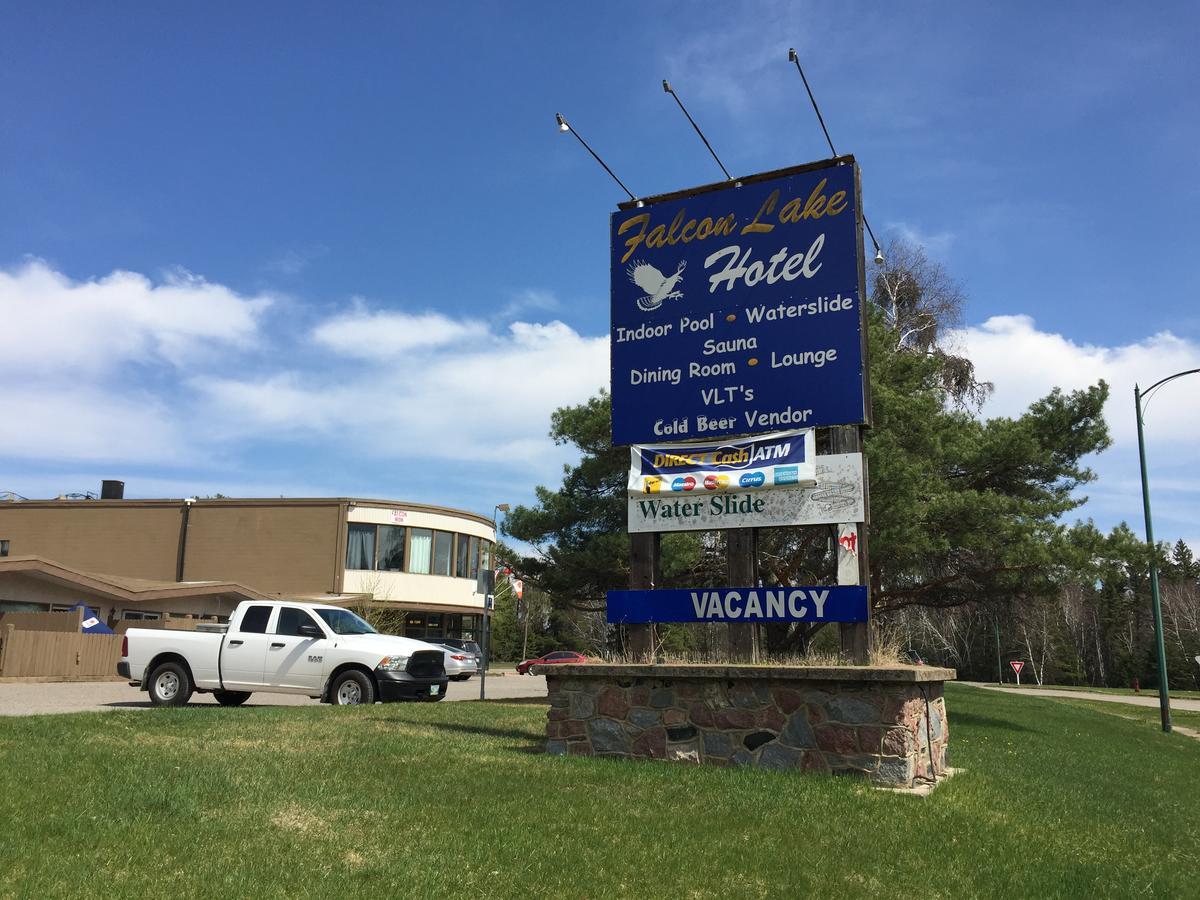 Falcon Lake Hotel מראה חיצוני תמונה
