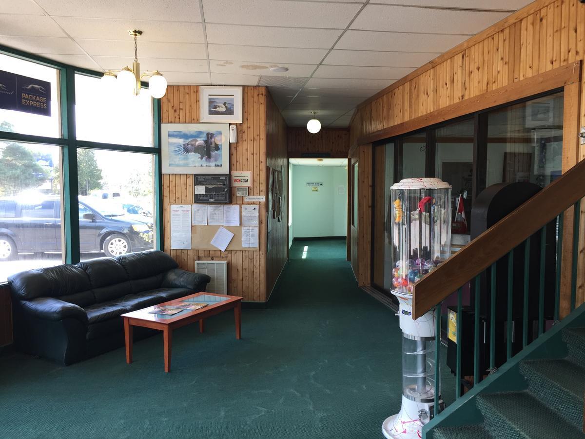 Falcon Lake Hotel מראה חיצוני תמונה