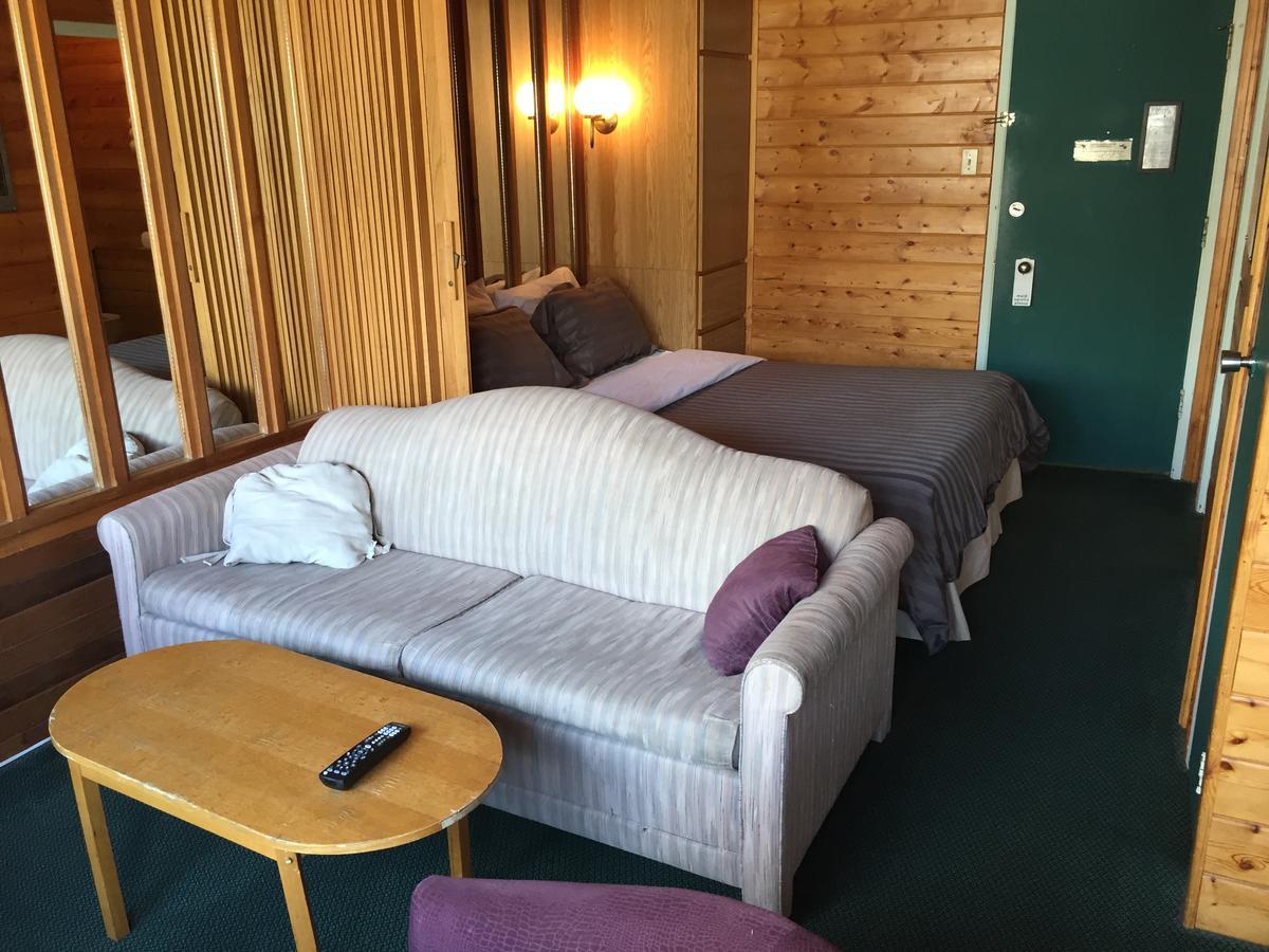 Falcon Lake Hotel מראה חיצוני תמונה