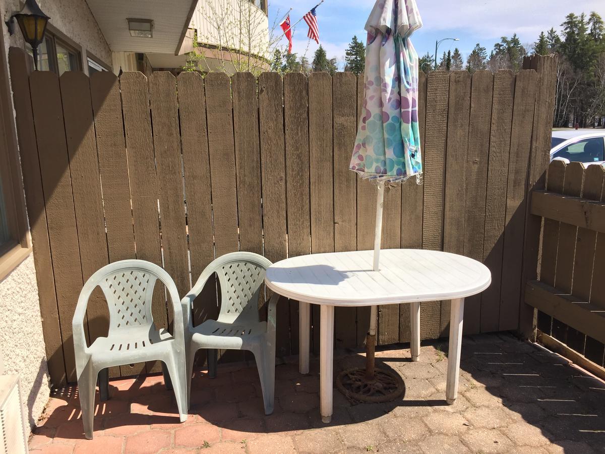 Falcon Lake Hotel מראה חיצוני תמונה