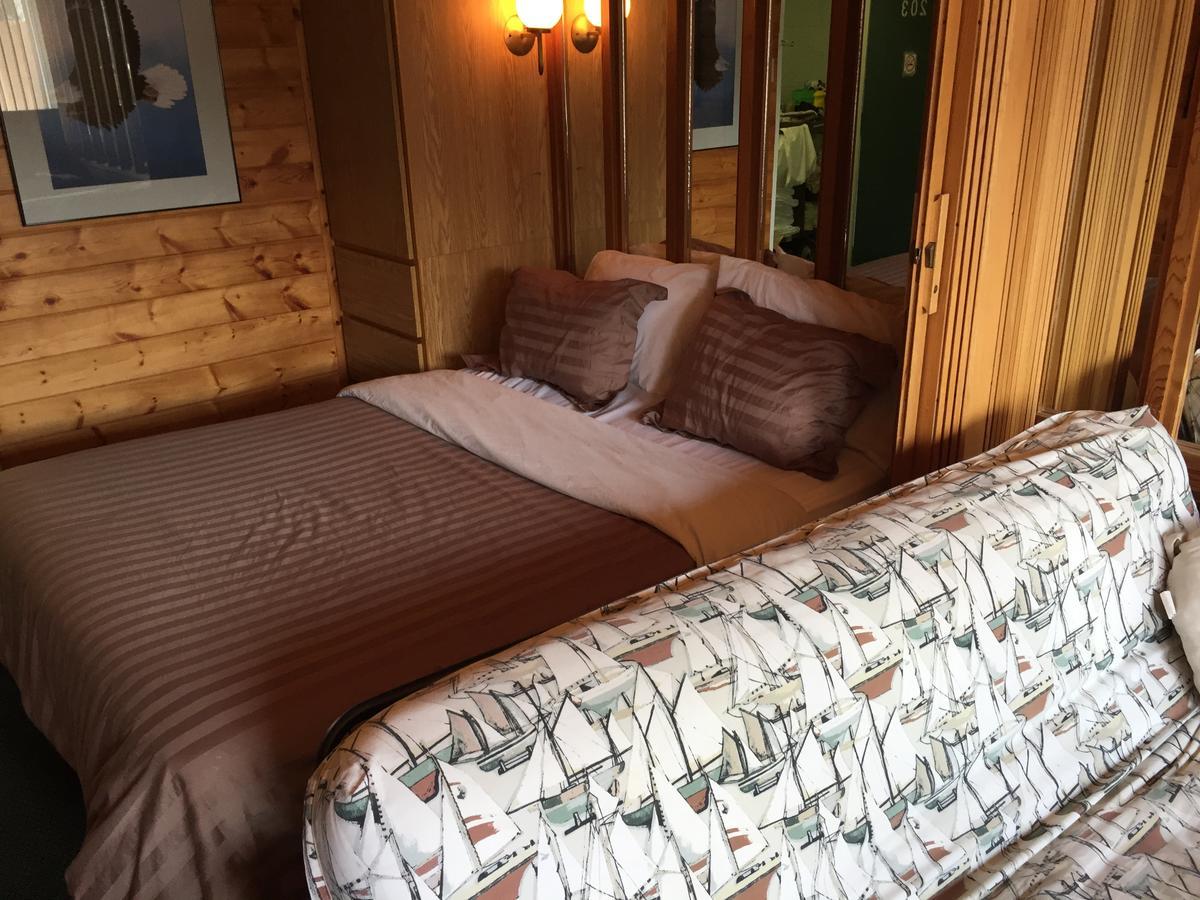 Falcon Lake Hotel מראה חיצוני תמונה