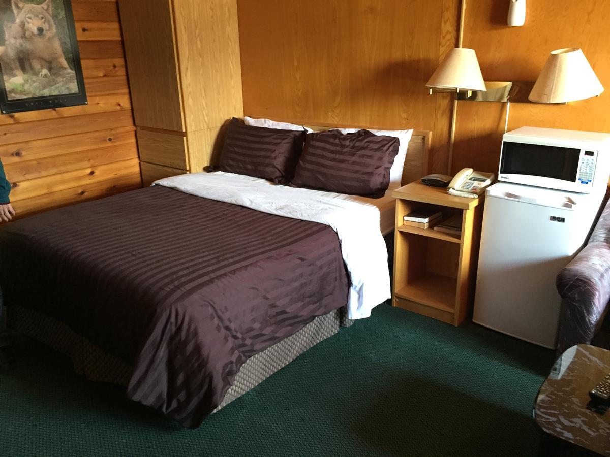 Falcon Lake Hotel מראה חיצוני תמונה